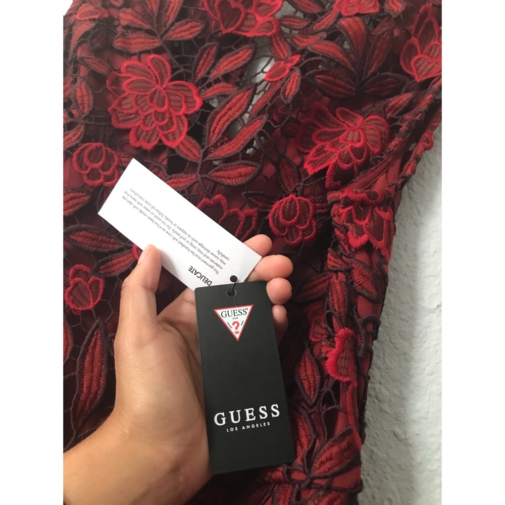 Guess - Picture 4 of 4